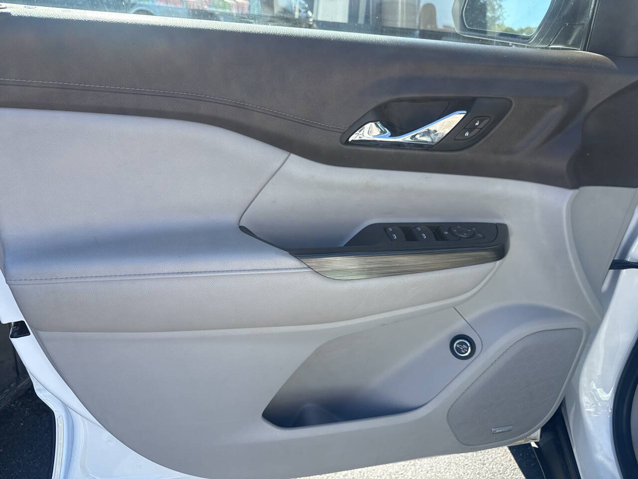 Used 2021 GMC Acadia SLT FWD image 14