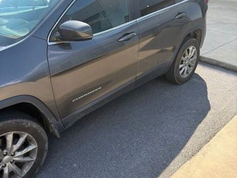 Used 2015 Jeep Cherokee Limited AWD/4WD image 7