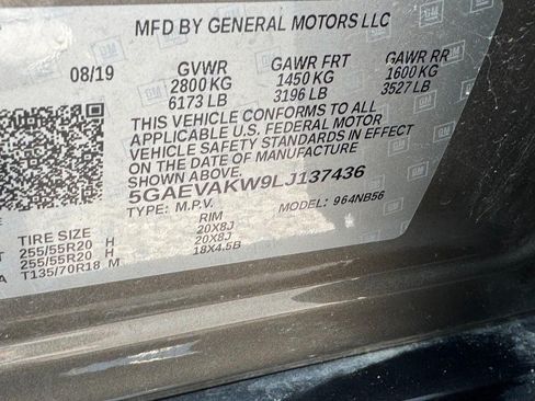 Used 2020 Buick Enclave Essence w/ Sound and Sites Package AWD/4WD image 24