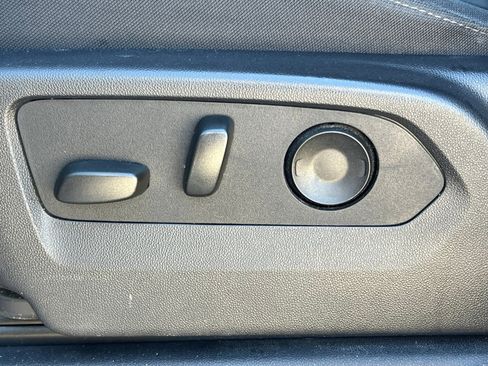 Used 2025 Chevrolet Silverado 1500 LT image 25