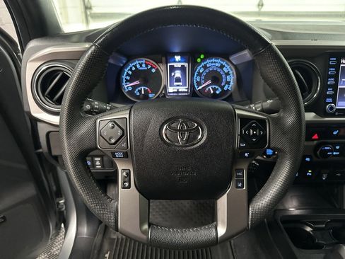 Used 2022 Toyota Tacoma Limited image 16