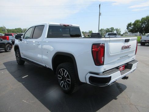 Used 2024 GMC Sierra 1500 AT4 w/ Technology Package AWD/4WD image 9