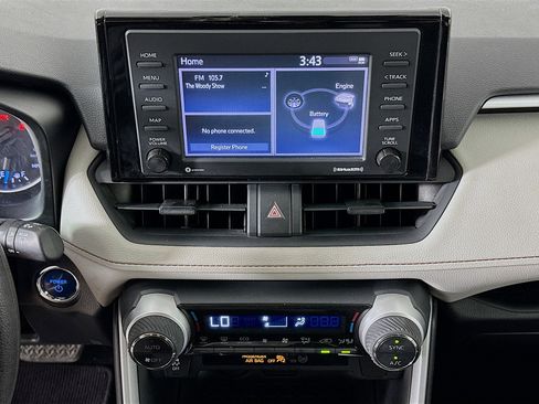 Used 2020 Toyota RAV4 XLE w/ Carpet Mat Package image 23