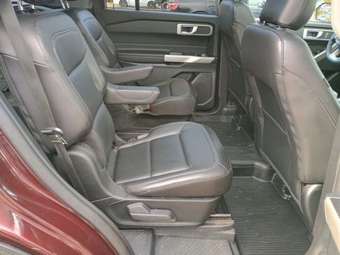 Used 2022 Ford Explorer XLT w/ Equipment Group 202A image 18