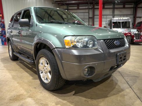 Used 2006 Ford Escape XLT image 12