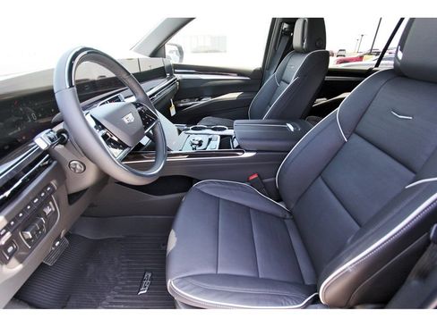 New 2026 Cadillac Escalade ESV Luxury w/ Touring Package AWD/4WD image 6