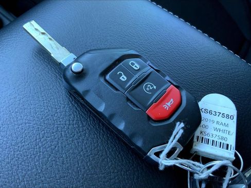 Certified 2021 Jeep Wrangler Unlimited Sahara w/ Cold Weather Group image 12