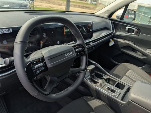 New 2026 Kia Sorento LX FWD image 32