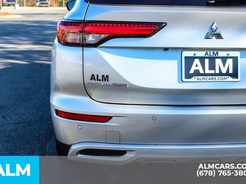 Used 2024 Mitsubishi Outlander SE image 13