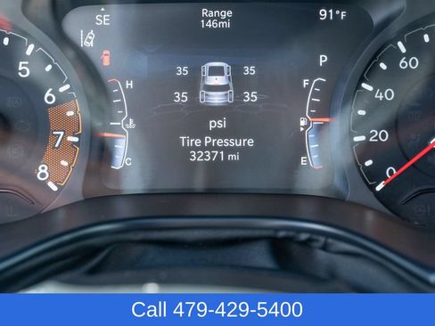 Used 2025 Jeep Compass Trailhawk AWD/4WD image 11