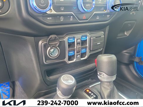 Used 2021 Jeep Gladiator Sport AWD/4WD image 29