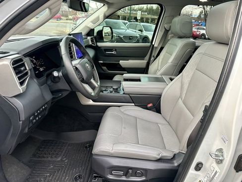 Used 2023 Toyota Sequoia Limited image 14