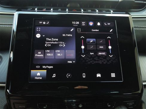 Used 2025 Jeep Grand Cherokee L Altitude image 21