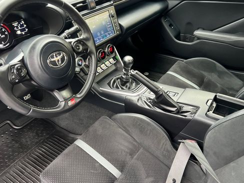 Used 2023 Toyota GR86 Premium image 10