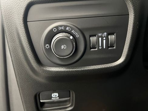 Used 2024 Jeep Grand Cherokee L Limited w/ Luxury Tech Group II image 50