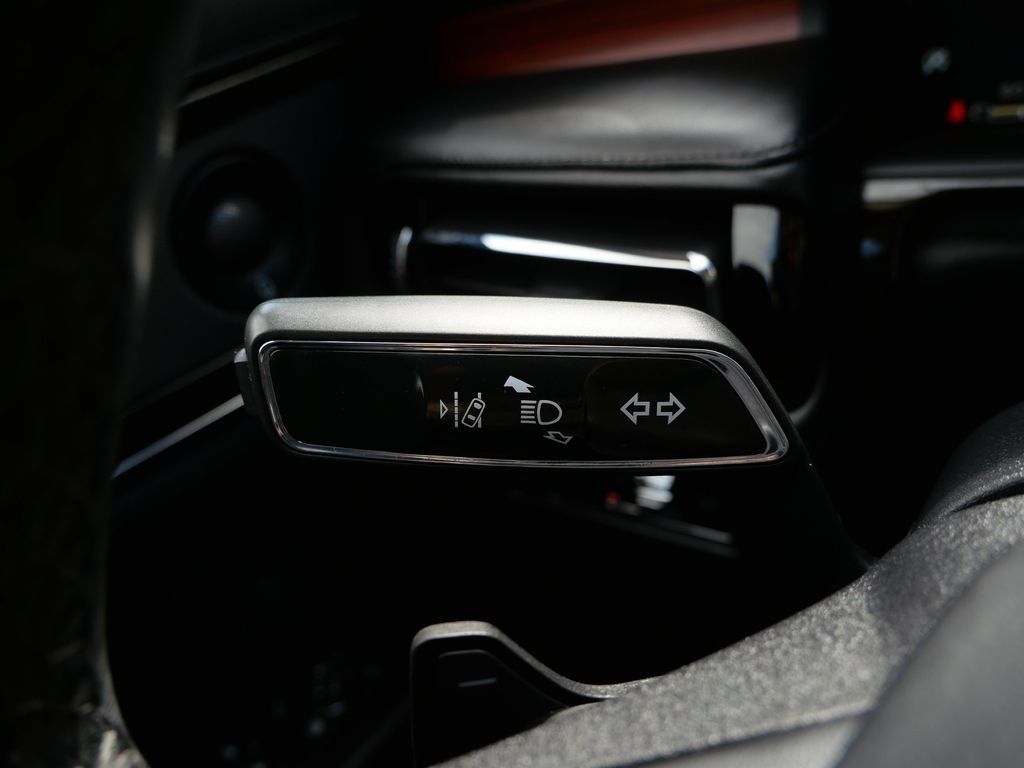 Used 2021 Lincoln Nautilus Reserve AWD/4WD image 26