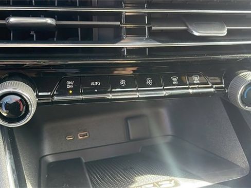 New 2026 Chevrolet Traverse Z71 w/ Enhanced Driving Package image 17