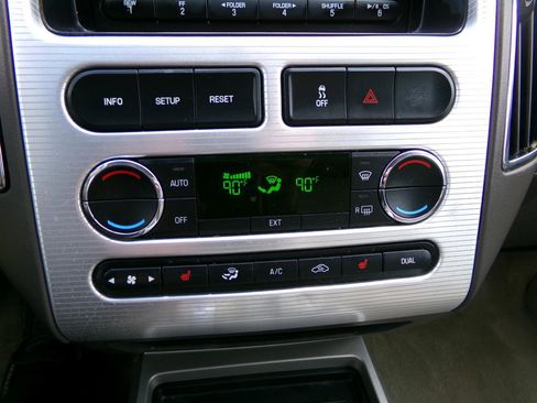 Used 2010 Ford Edge SEL image 21