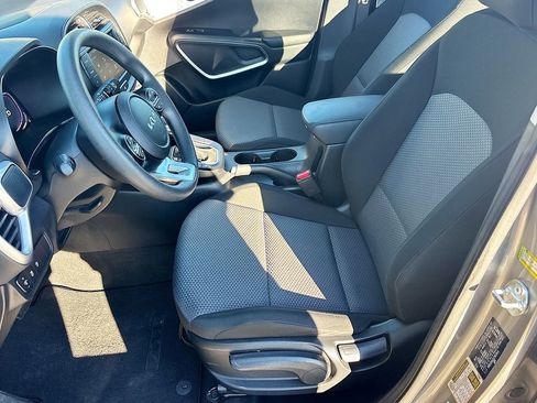 Used 2025 Kia Soul LX w/ LX Technology Package image 20