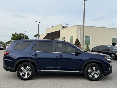 Used 2025 Honda Pilot EX-L image 4