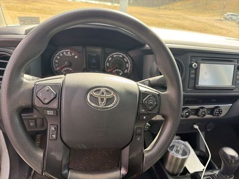 Used 2018 Toyota Tacoma SR w/ SR Convenience Package image 12