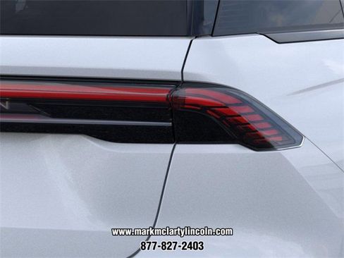 New 2026 Lincoln Nautilus Premier image 21