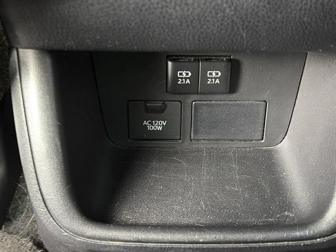 Used 2019 Toyota Highlander XLE FWD image 20