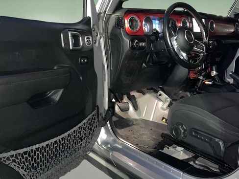 Used 2018 Jeep Wrangler Unlimited Rubicon image 16