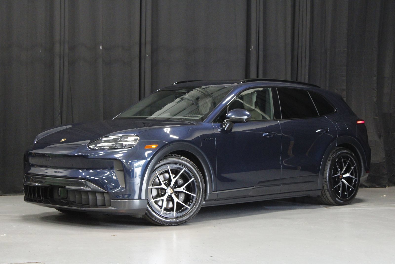 Used 2026 Porsche Cayenne Electric AWD/4WD image 1