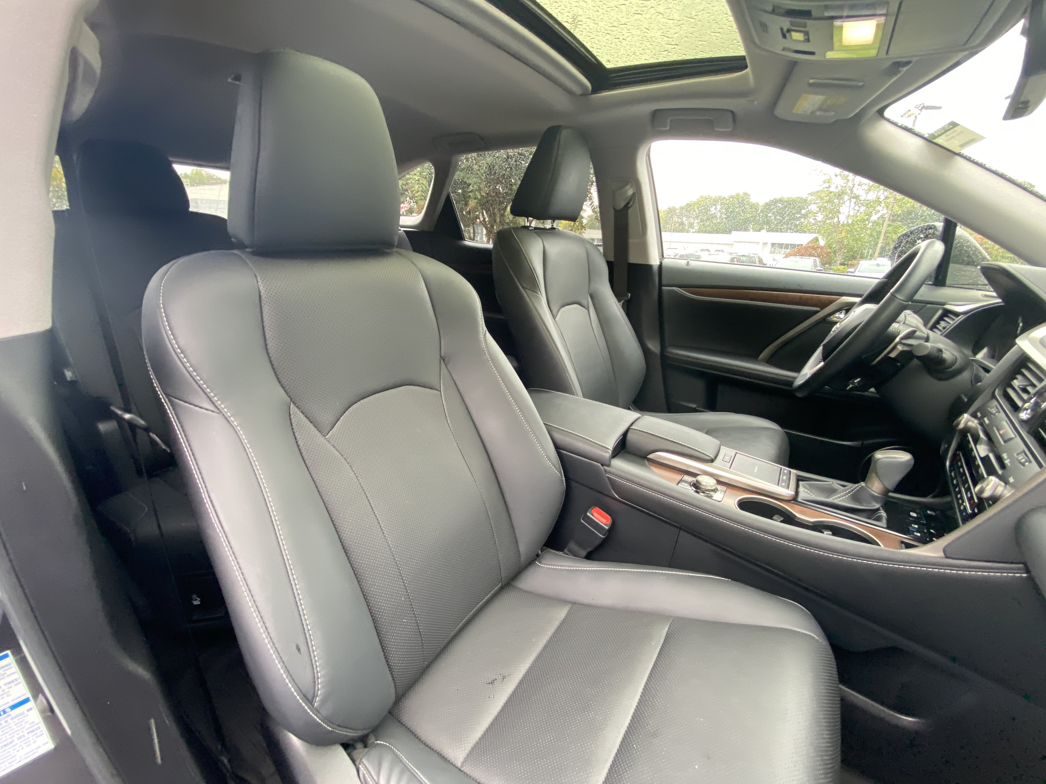 Used 2022 Lexus RX 350L Premium w/ Premium Package AWD/4WD image 24