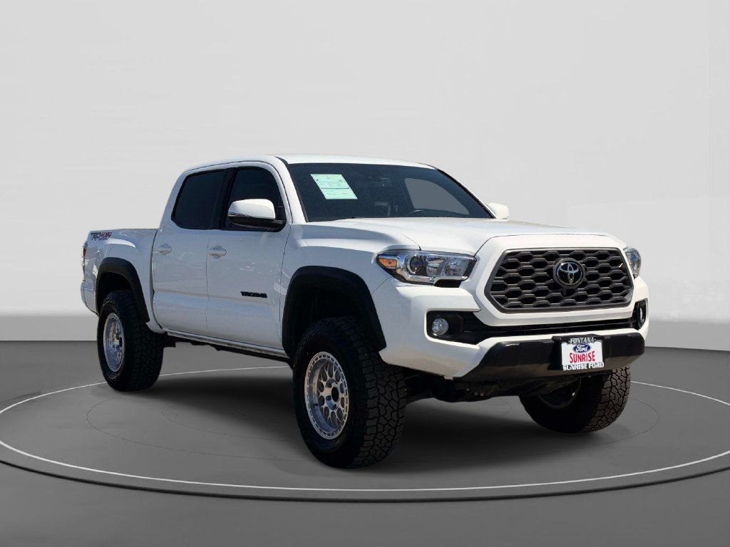 Used 2022 Toyota Tacoma TRD Off-Road w/ Technology Package AWD/4WD image 4