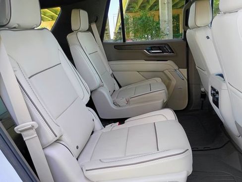 Used 2025 GMC Yukon Denali w/ LPO, Floor Liner Package RWD image 56