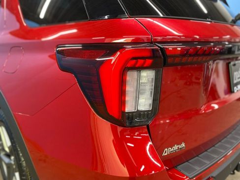 New 2026 Ford Explorer ST-Line w/ ST-Line Street Pack image 7