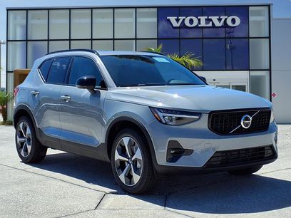 New 2026 Volvo XC40 B4 Plus w/ Protection Package Premier