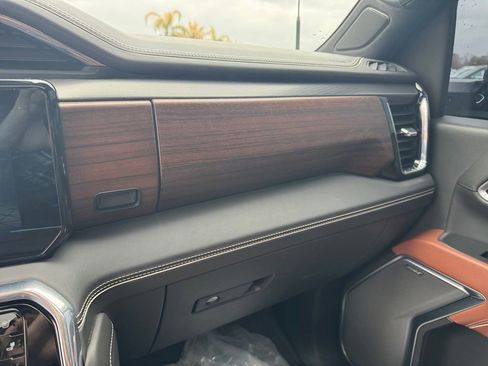 Used 2025 GMC Sierra 2500 Denali Ultimate AWD/4WD image 37