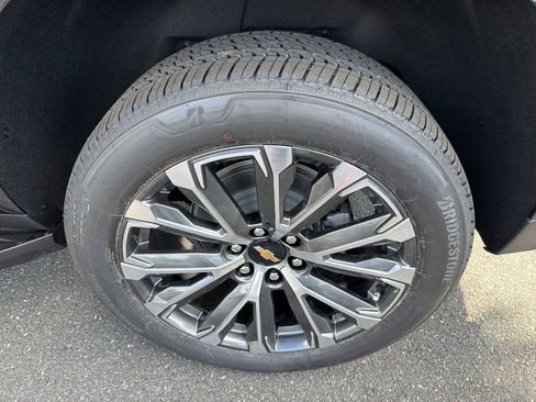 New 2026 Chevrolet Suburban High Country image 34