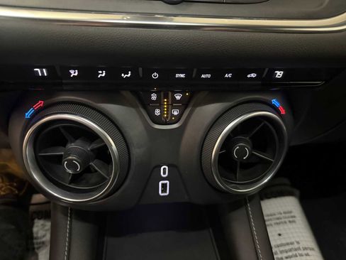 Used 2023 Chevrolet Blazer LT image 32