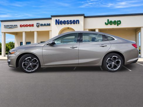Used 2024 Chevrolet Malibu LT FWD image 4