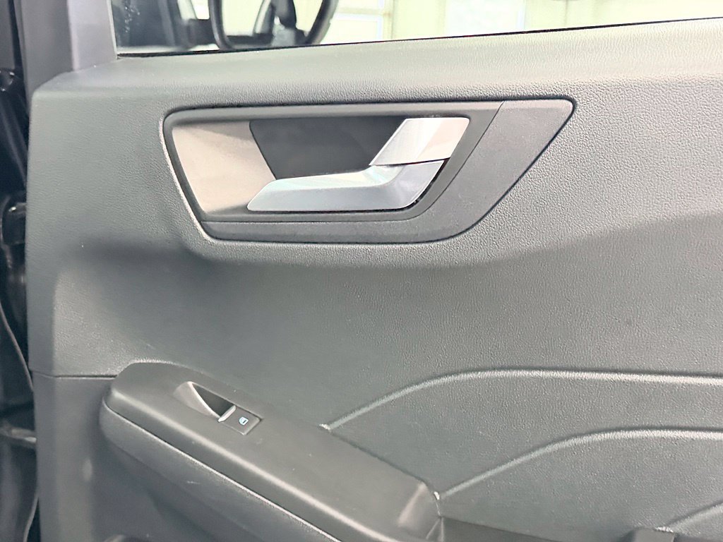Used 2022 Ford Escape SEL w/ SEL Stealth AWD Package image 36