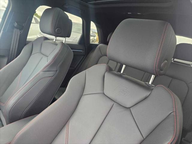 Used 2025 Audi Q3 2.0T Premium Plus w/ Premium Plus Package AWD/4WD image 25