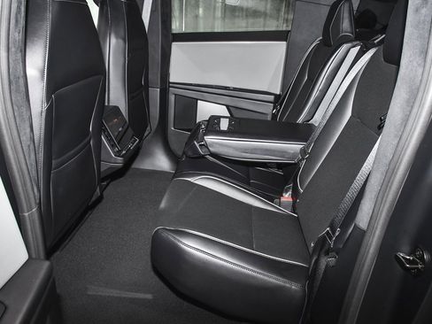 Used 2025 Tesla Cybertruck AWD Crew Cab image 58