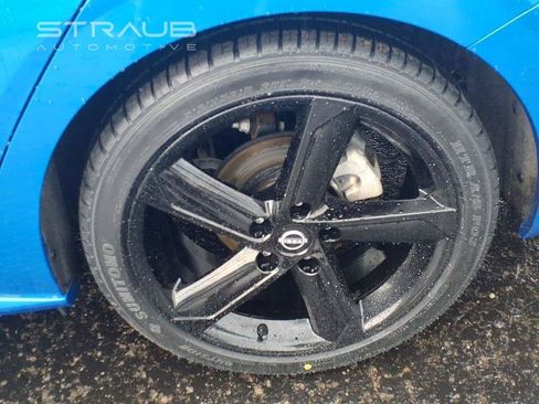 Used 2025 Nissan Sentra SR w/ SR Premium Package FWD image 12