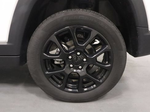 Certified 2023 Jeep Compass Latitude w/ Sun and Sound Group AWD/4WD image 23