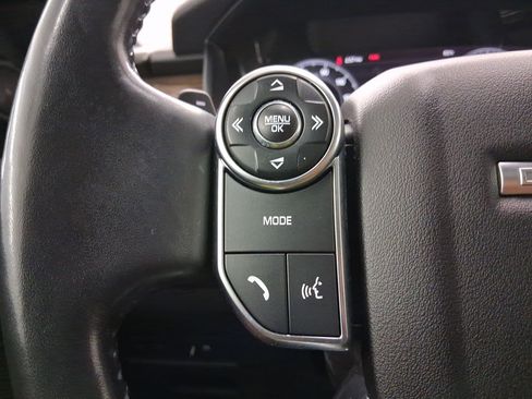 Used 2018 Land Rover Discovery HSE image 15