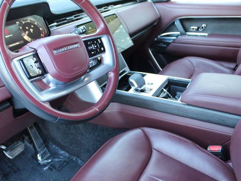 Used 2024 Land Rover Range Rover SE image 14