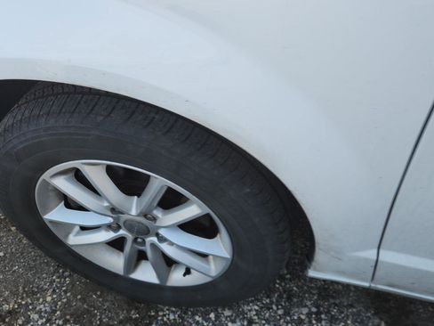 Used 2019 Dodge Grand Caravan SXT image 8