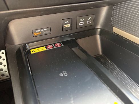 Used 2025 Toyota Camry SE FWD image 18