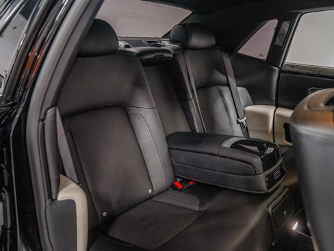 Used 2014 Rolls-Royce Ghost image 32