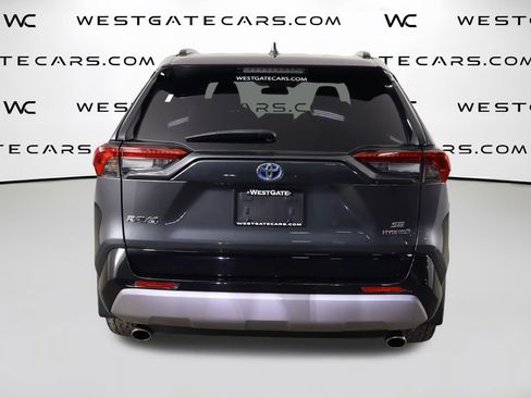 Used 2022 Toyota RAV4 SE w/ Convenience Package AWD/4WD image 4