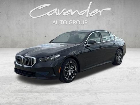 Used 2026 BMW 530i xDrive AWD/4WD image 1
